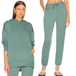 Beyond Yoga 2 Piece Set Go Getter Hoodie/Cozy Weekend Joggers Rainforest Blue S